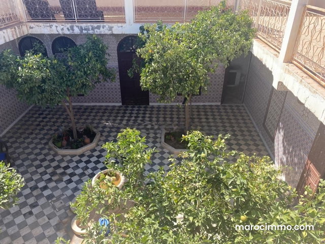 Superbe riad à vendre à Ennakhil Palmeraie. Superficie 471 m². Belle terrasse et jardin — 3