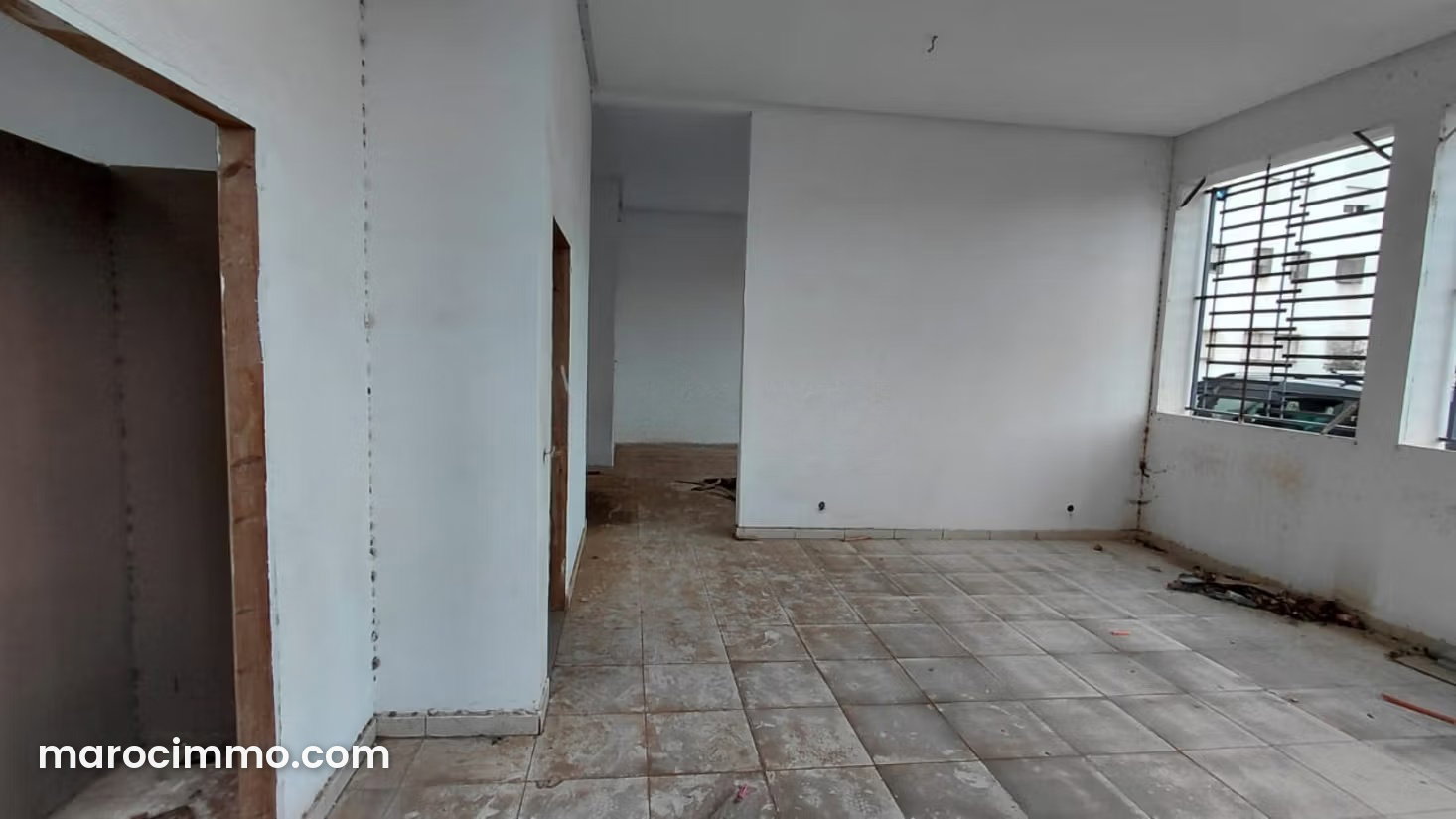 98 m² commercial premises in central Bouskoura, build-to-suit project — Bouskoura