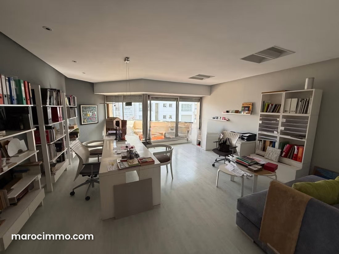 Bureau 120 m², Haut Agdal, Rabat : standing et terrasse privée — Rabat
