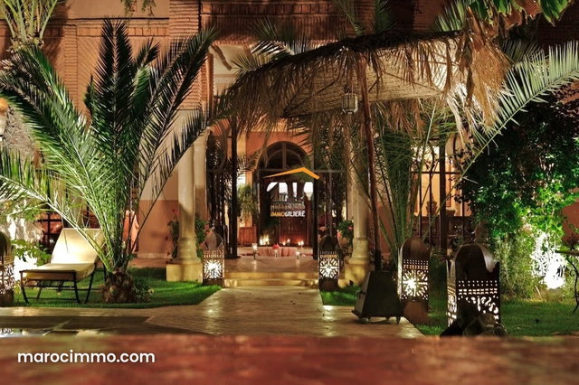 Luxury Guest Palace with Traditional Moroccan Architecture and Refined Lines — 2