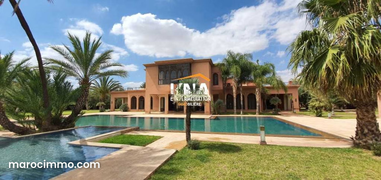Prestigious 2,000 sqm Villa with Atlas Mountain Views in Marrakech's Palmeraie — Marrakesh