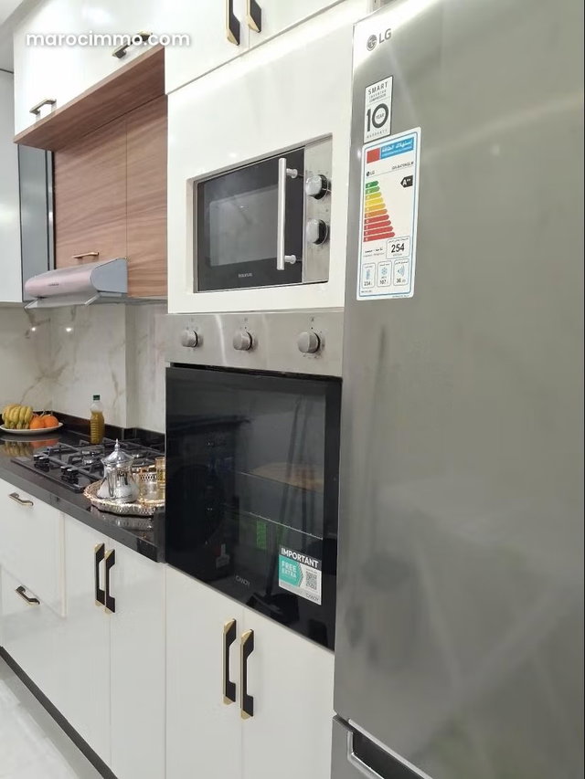 Location d'un appartement à Route de Safi. 5 grandes pièces. Meublé — 3