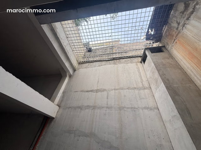 Rent this commercial space in Racine. Total area 549 m². Concierge service available — 2