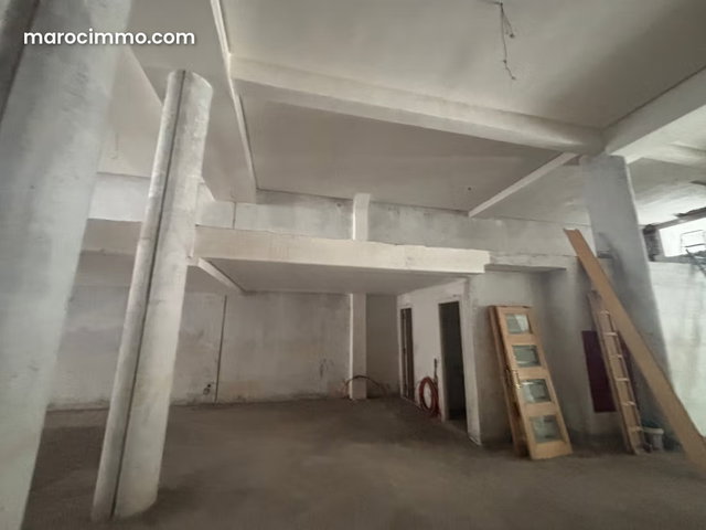 Rent this commercial space in Racine. Total area 549 m². Concierge service available — 3
