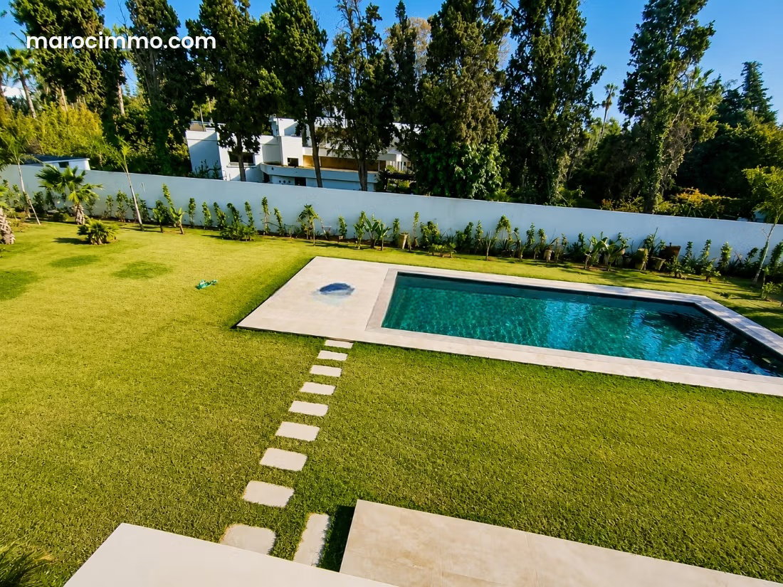 6-Bedroom Villa with Pool and Garden, Souissi, Rabat — Rabat