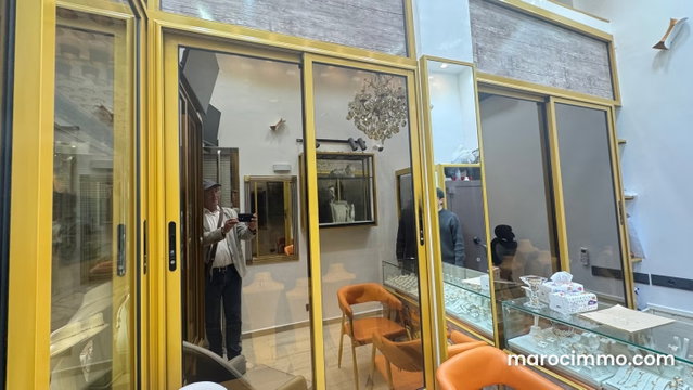 Local commercial en vente à Maârif. Surface de 15 m²à l’intérieur de Kissariat — 3