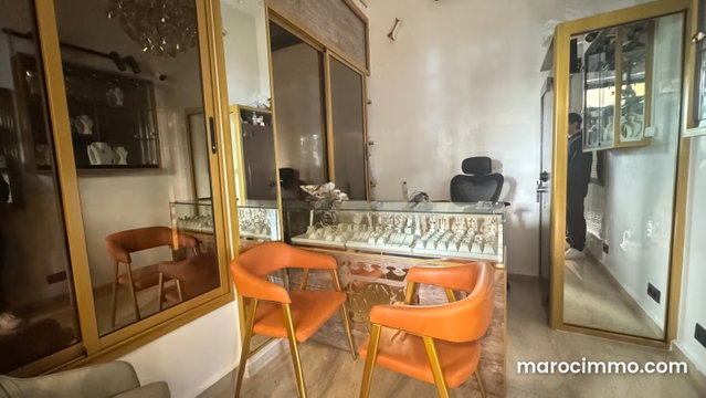 Local commercial en vente à Maârif. Surface de 15 m²à l’intérieur de Kissariat — 4
