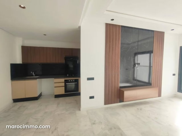 Studio neuf vide 50m² Californie 6300 dh — 5
