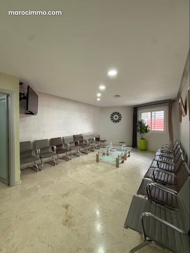 Bureaux à vendre en Centre 94 m2 — Tanger