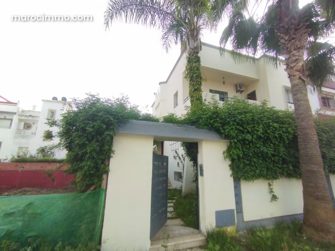 Villa 5 chambres avec jardin à Bir Rami Est, Kénitra — Kénitra