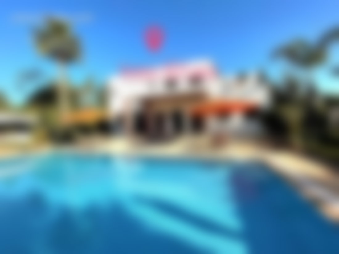 Villa meublée 900 m², jardin et piscine, Souissi Rabat