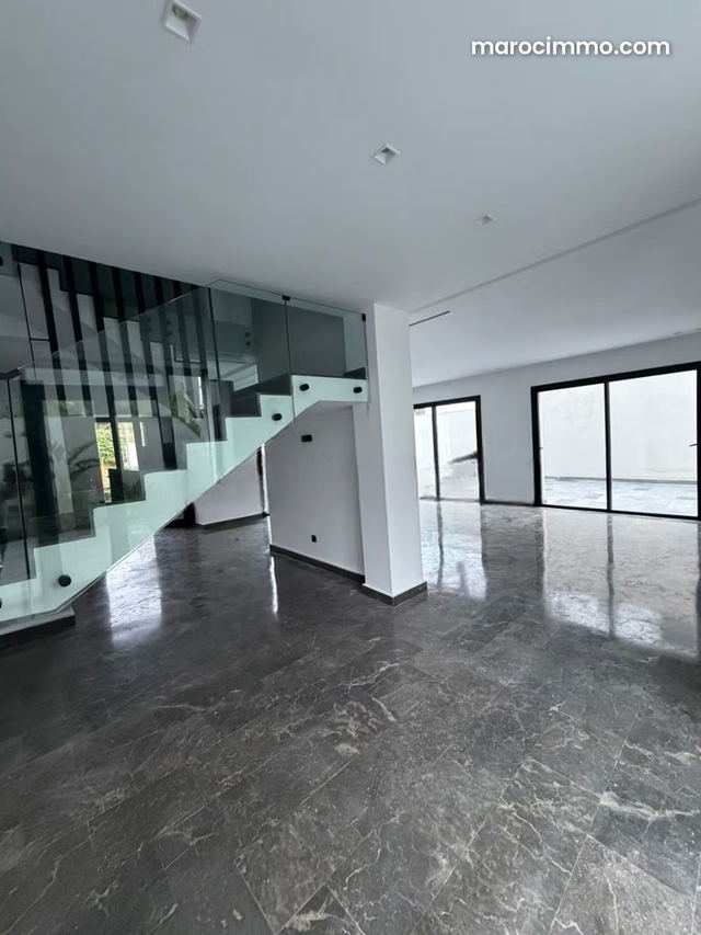 Bel appartement à louer à CIL Hay Salam. 7 grandes pièces. Fenêtres double vitrage et chauffage central — الدار البيضاء