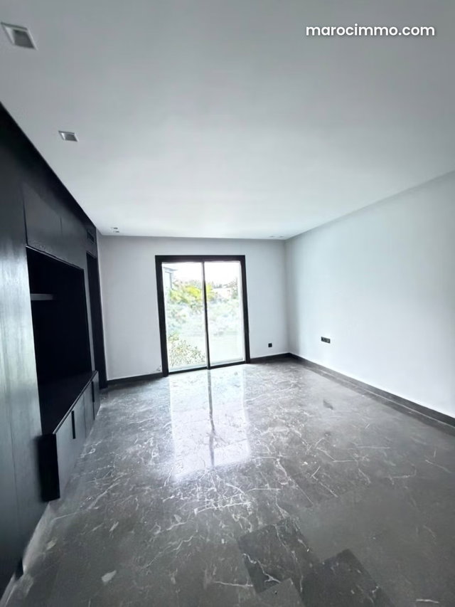 Cozy apartment for rent in CIL Hay Salam. 7 spacious rooms. Double glazing windows and central heating — 2