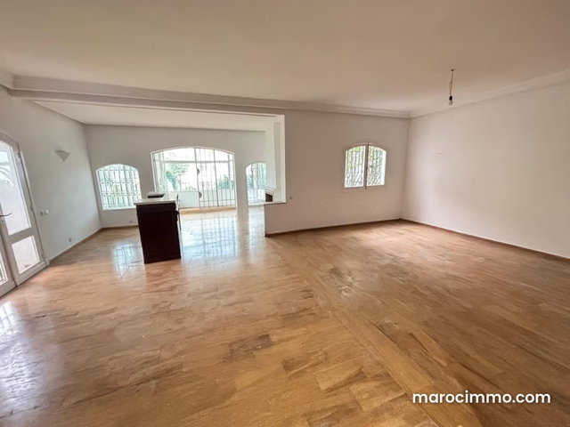 Luxurious Villa for Rent in Ain Diab. 4 Comfortable Bedrooms. Double Glazing and Central Heating — 4