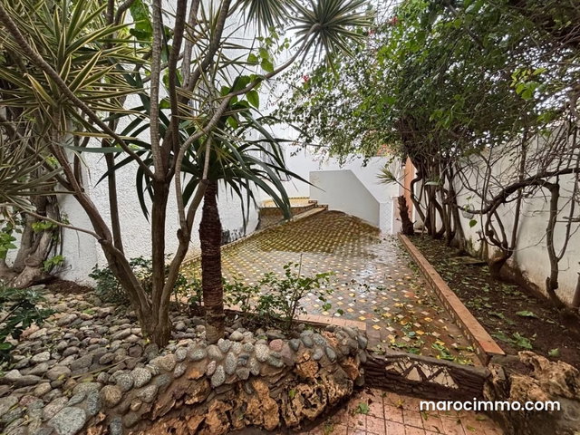 Luxurious Villa for Rent in Ain Diab. 4 Comfortable Bedrooms. Double Glazing and Central Heating — 3