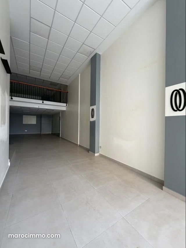 Beau local commercial en location à Maârif Extension. Surface de 132 m² — Casablanca