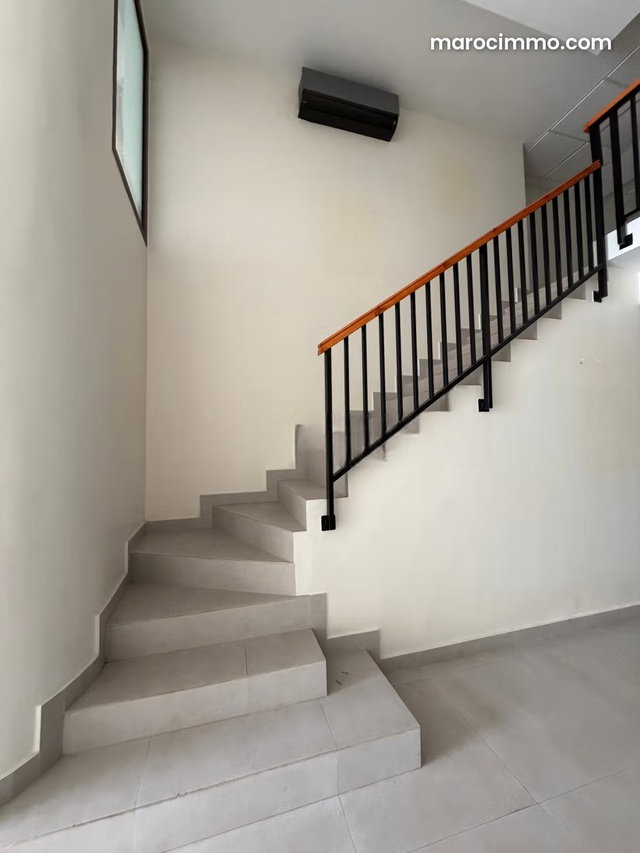 Beautiful Commercial Space for Rent in Maârif Extension. 132 m² Surface Area — 4