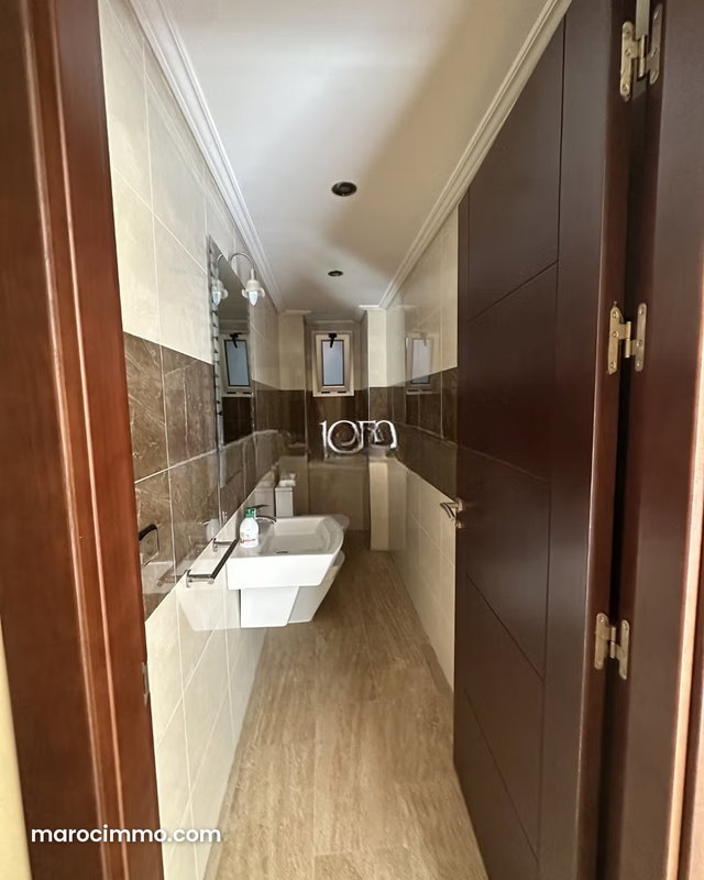 Spacious 130 m² Apartment for Rent, Iberia — 4