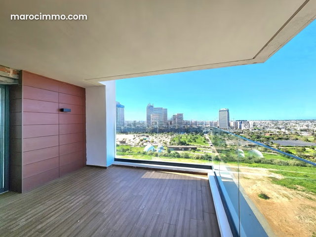 Rent this apartment in Casablanca Finance City. Total surface area 180 m². Elevator and parking — 5