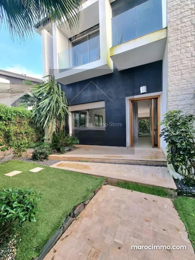 À louer – Somptueuse villa vide à Dar Bouazza avec piscine privative — 2