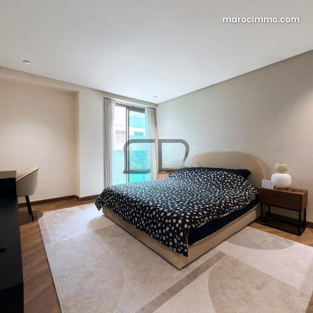 Studio 70m² à louer – Cour – Parking — 5