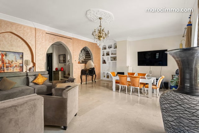 Luxurious 4-Bedroom Villa for Sale, with Pool and Rooftop Bar — 5