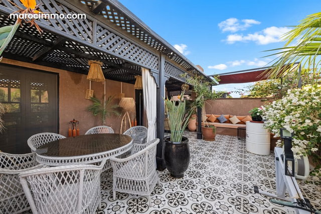 Luxurious 4-Bedroom Villa for Sale, with Pool and Rooftop Bar — 2