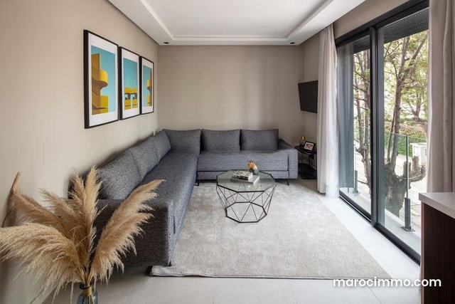 Superbe appartement à louer à Riviera. 2 grandes pièces. Meublé — 3