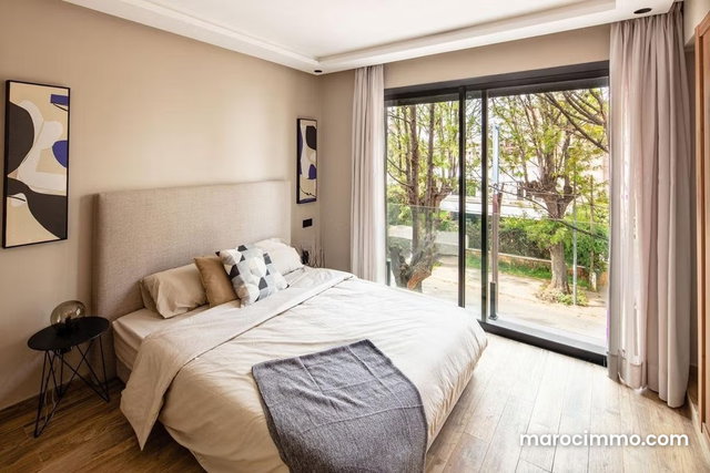 Superbe appartement à louer à Riviera. 2 grandes pièces. Meublé — 4