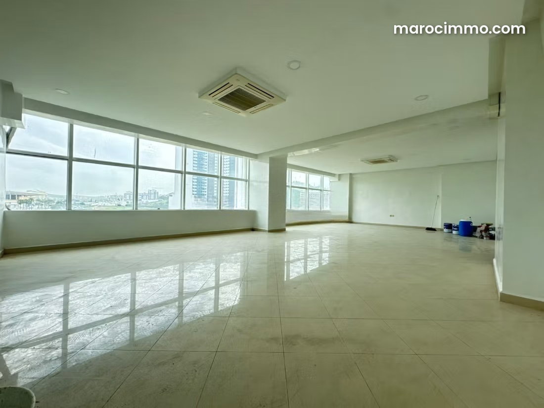 94 m² Office for Rent in Tangier City Center — Tangier