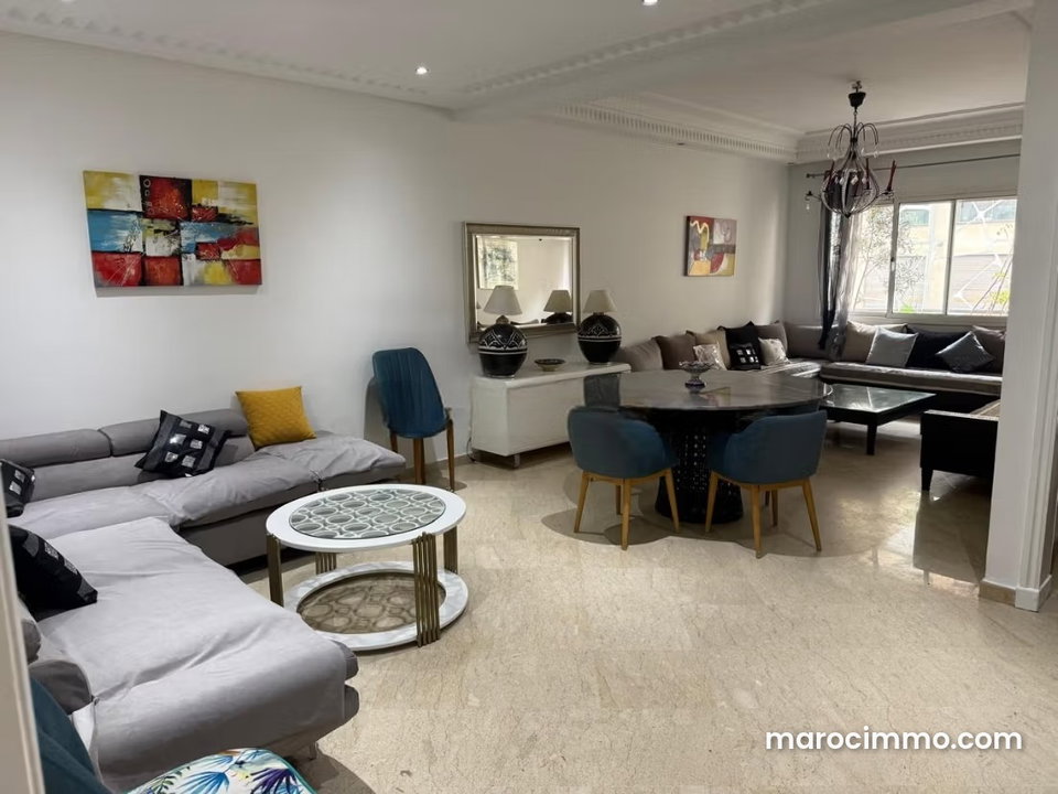 Bel appartement propre et central à Louer