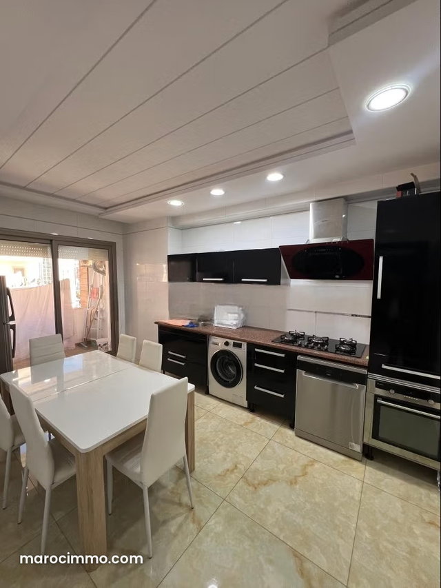 Louez cet appartement à Administratif. 2 chambres. Bien meublé — 3