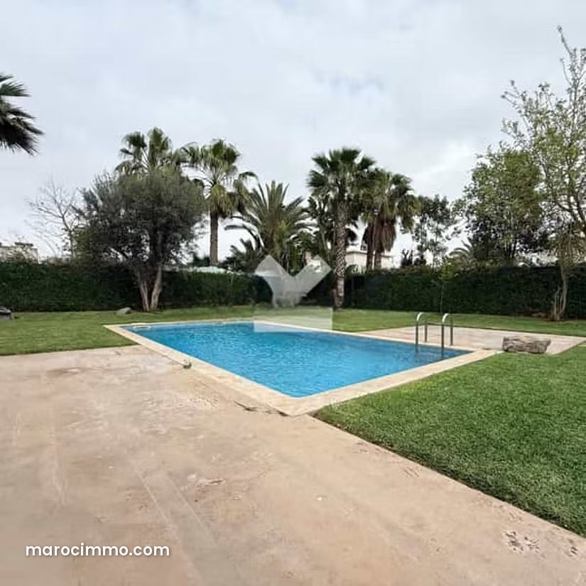 Brand-new 1,099 sqm villa with 4 bedrooms, garden and garage in central Bouskoura — Bouskoura