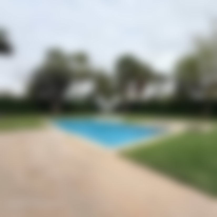 فيلا جديدة واسعة للبيع في قلب بوسكورة