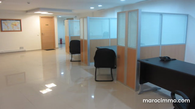 Location de bureaux à Sidi Belyout. Surface totale 167 m² — 2