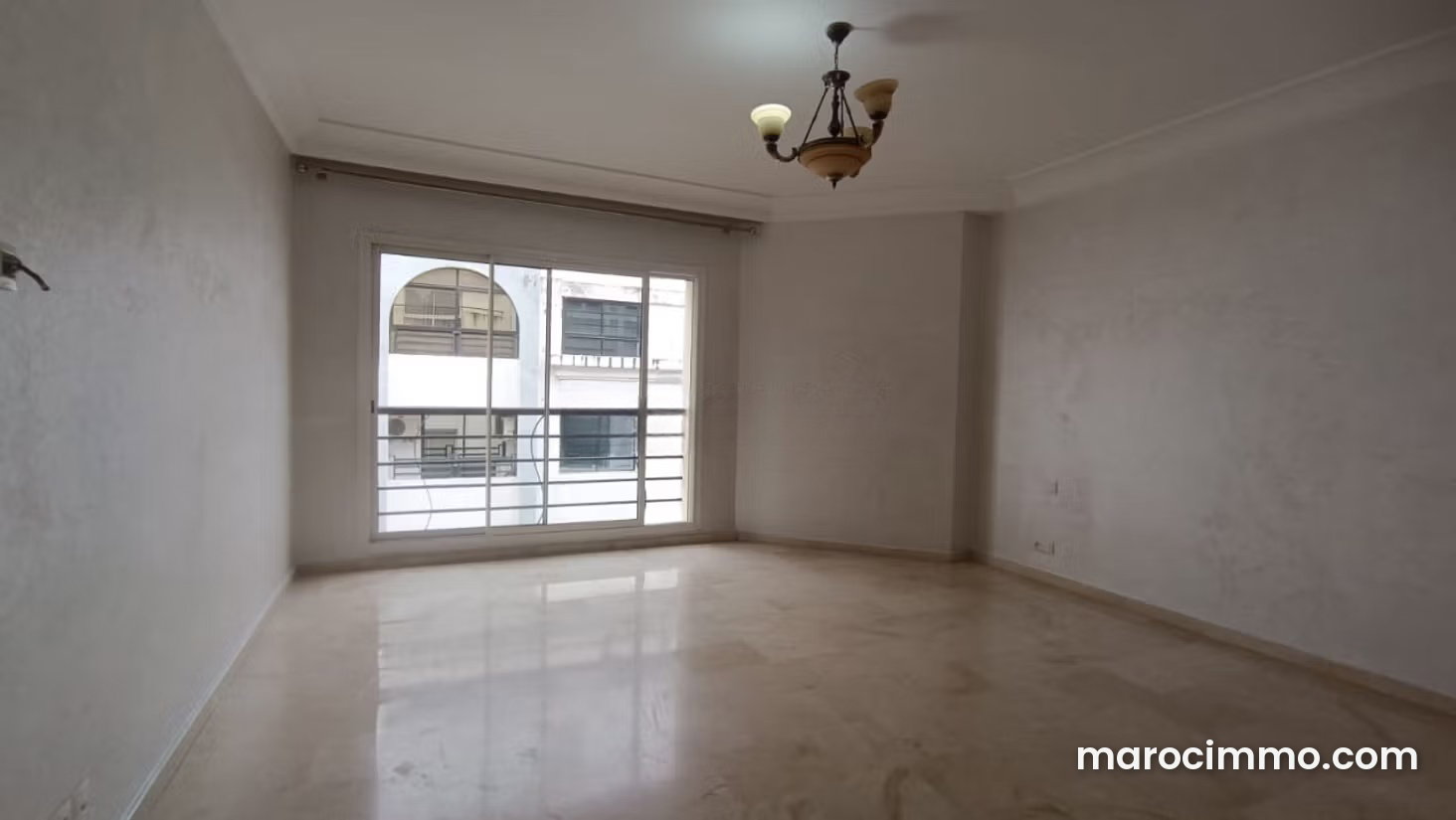 216 sqm Apartment, 4 Bedrooms with Garage, Racine, Casablanca — Casablanca