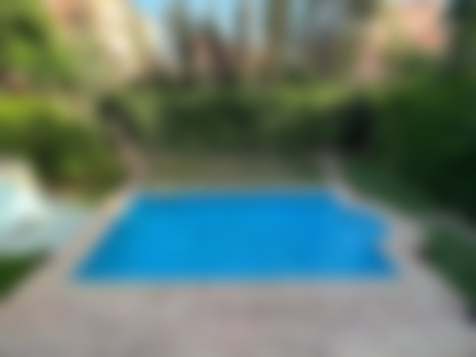 فيلا فاخرة مع مسبح وإطلالة الأطلس بحي طارق مراكش