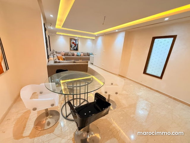 California Apartment for Sale. 4 Bedrooms. Well-Equipped Kitchen — 4