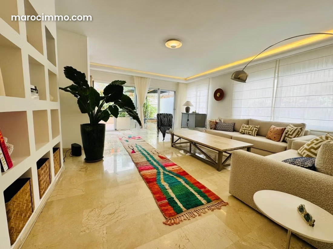 Furnished 160 sqm apartment for rent in the heart of Racine, Casablanca — Casablanca