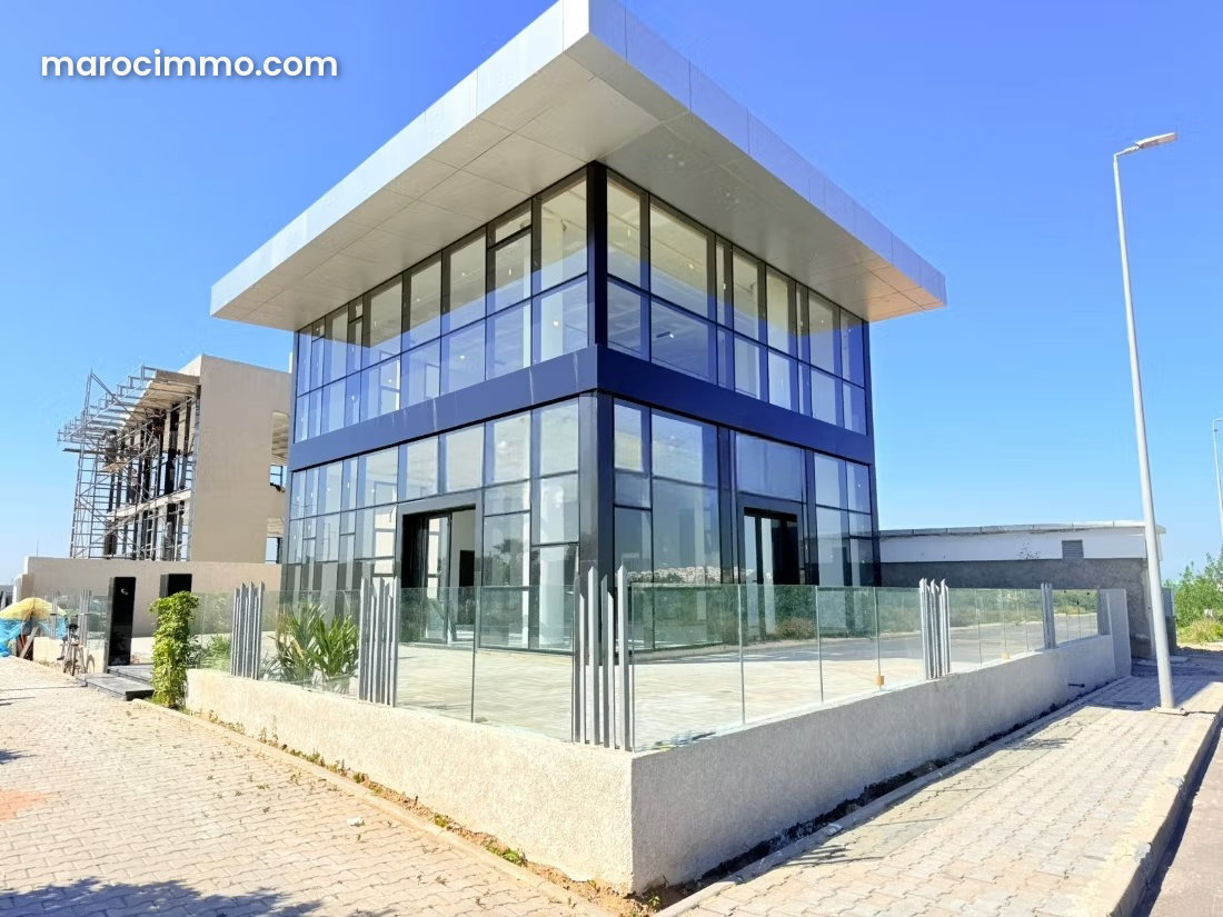 465 m² Commercial Villa in Dar Bouazza, Ideal for a Café or Restaurant Project — Dar Bouazza