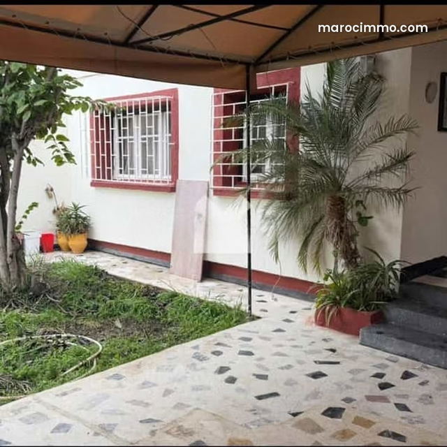 Villa à Vendre de 200.0 m² à Salé, Hay Salam — Salé