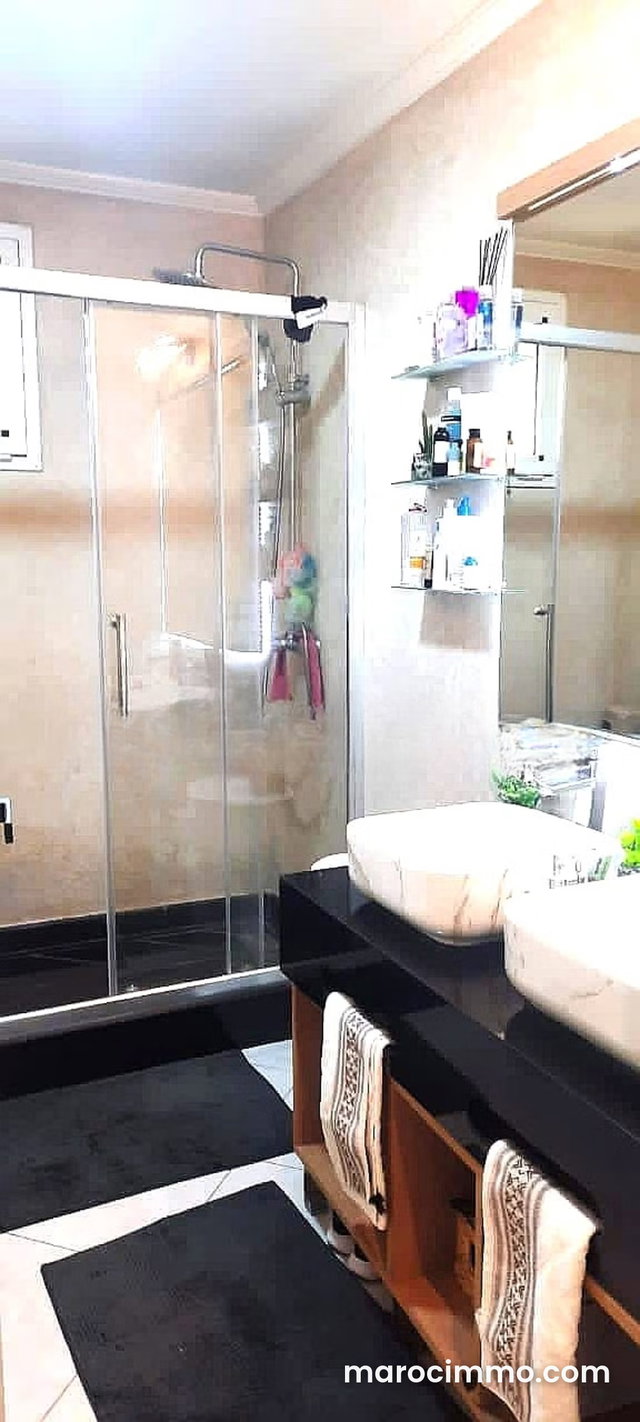 Appartement rénové avec grande terasse — 5