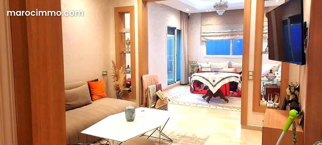 Appartement rénové avec grande terasse — 2