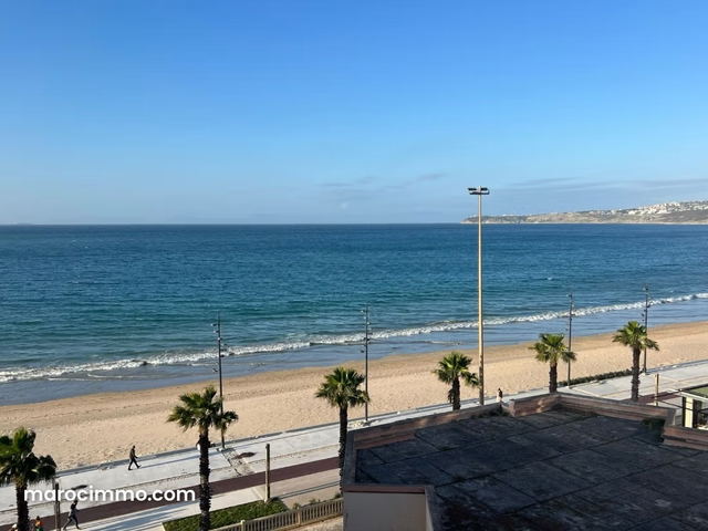 Appartement à louer, vue sur mer avec terrasse playa — Tanger