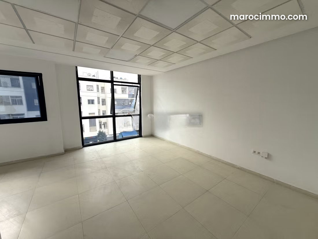 Bureau 38 m² à louer, Bouskoura centre, idéal activité libérale — Bouskoura