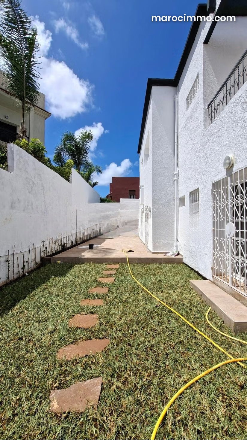 Villa 4 chambres à louer, C.I.L, Casablanca, jardin 500 m² — Casablanca