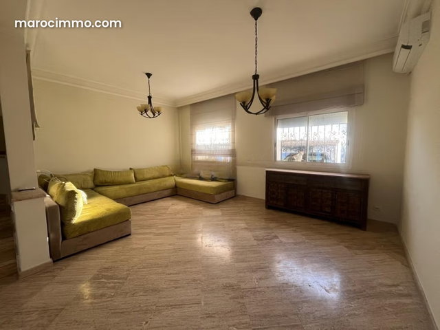 Luxurious villa for rent in Ain Diab. 600 m² surface. Secure entrance and central heating — 4