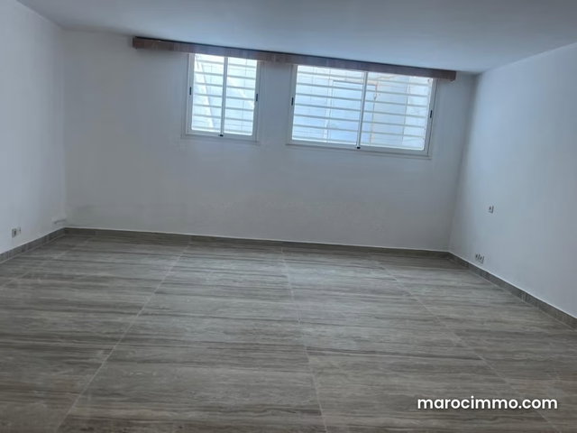 Luxurious Villa for Rent in Ain Diab. 4 Bedrooms. Secure Entrance — 4