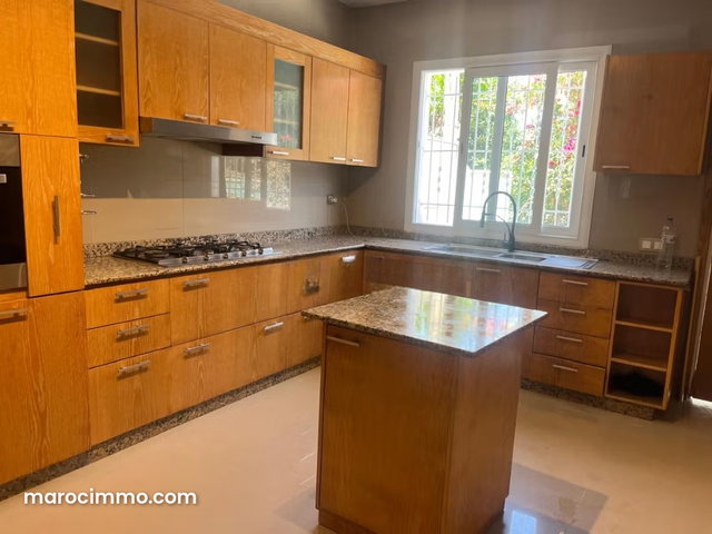 Luxurious Villa for Rent in Ain Diab. 4 Bedrooms. Secure Entrance — 2