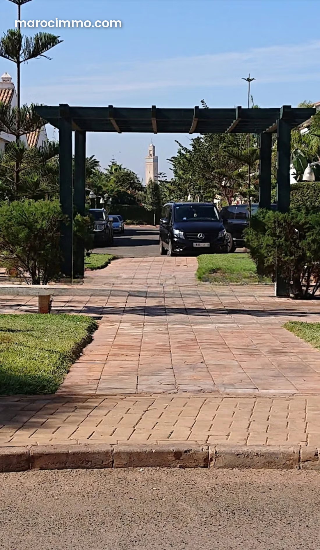 980 m² Plot in Dar Bouazza, Nawrass Development with Dual Frontage — Dar Bouazza